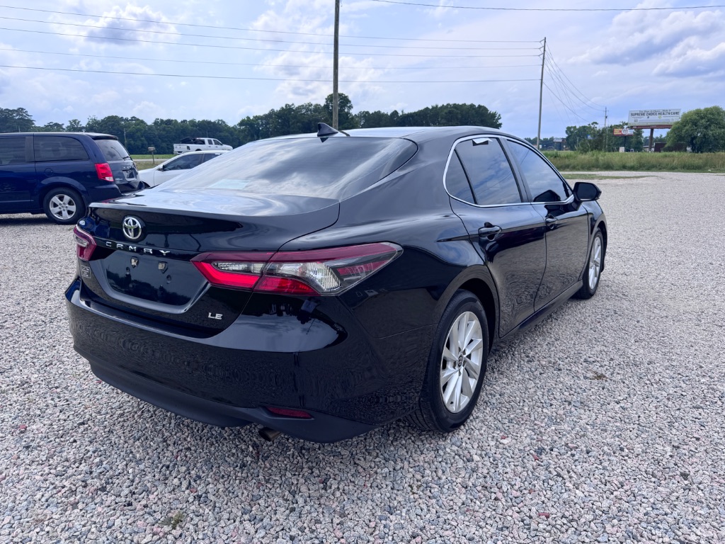 2023 Toyota Camry LE - Photo 8