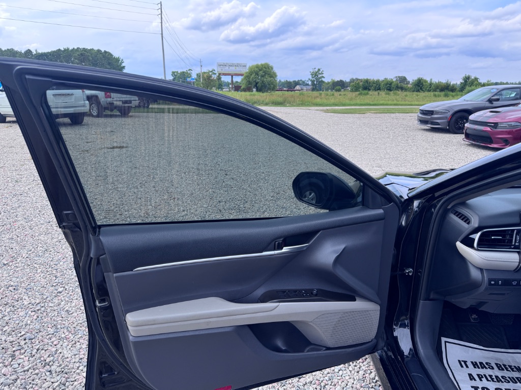 2023 Toyota Camry LE - Photo 10