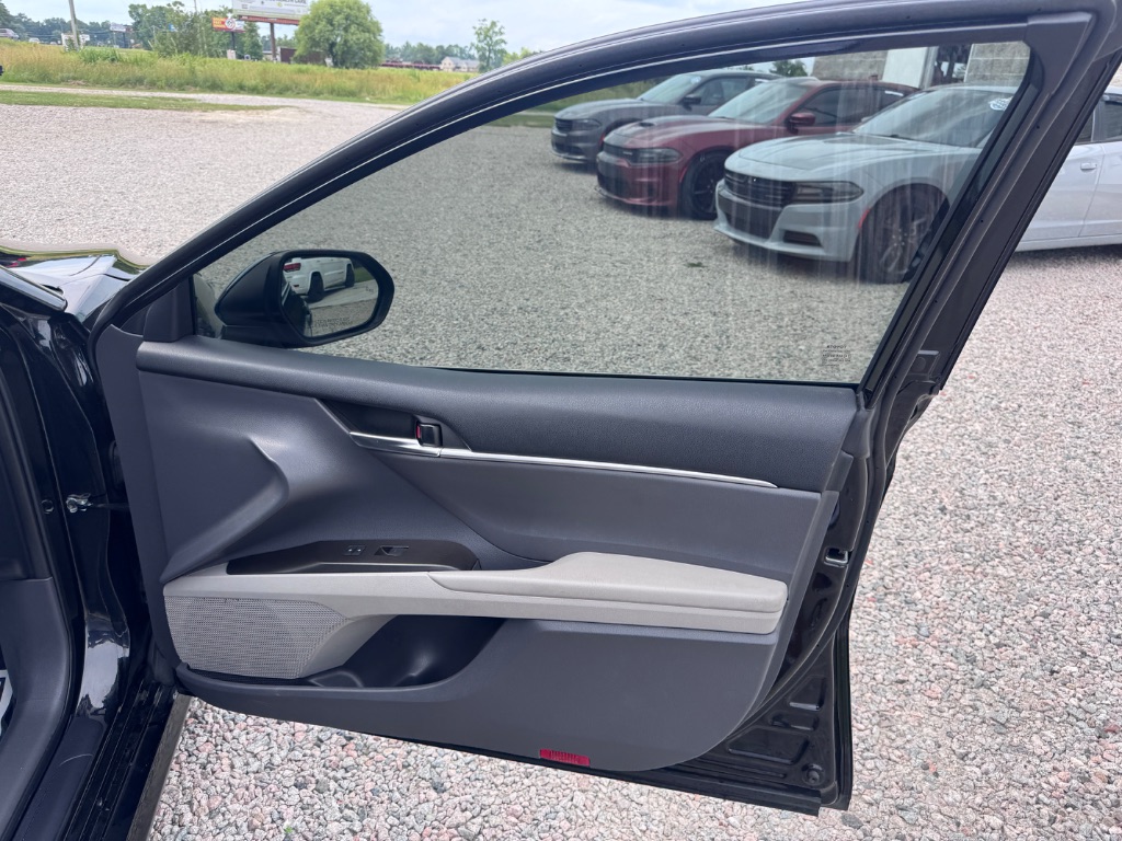 2023 Toyota Camry LE - Photo 19